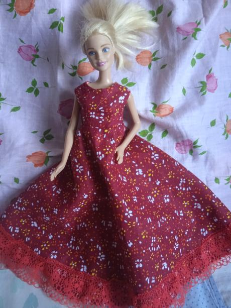 Barbie šaty,
