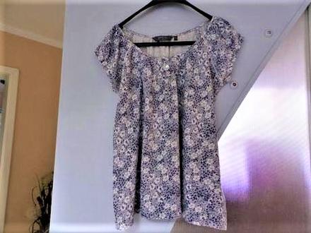 Romantické kvietkované tričko, m