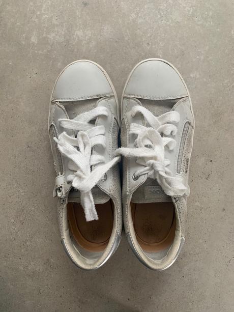 Krasne znackove tenisky, geox,34