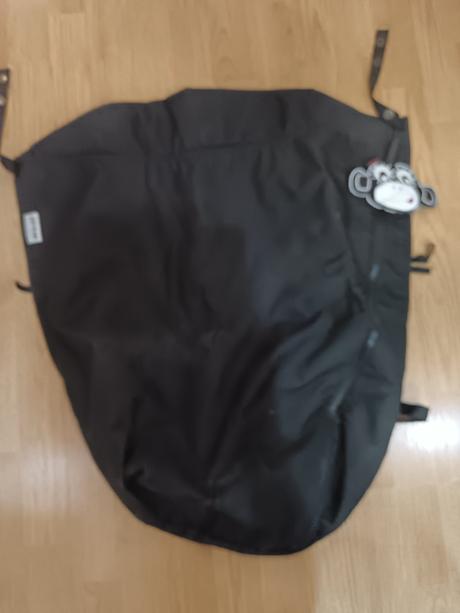 Čierny univerzálny nanoznik, pinkie