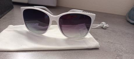 Okuliare slnečné biele,