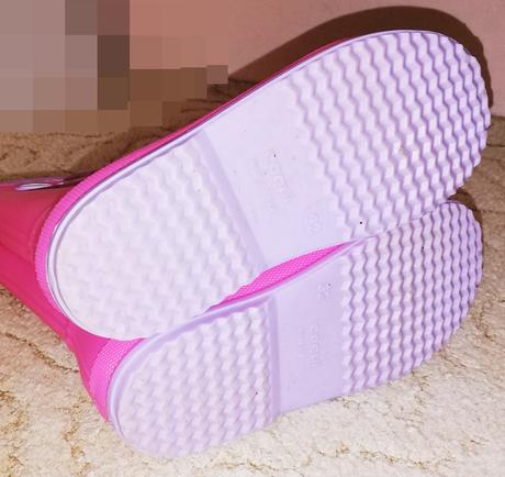 Dievcenske gumaky, coqui,32