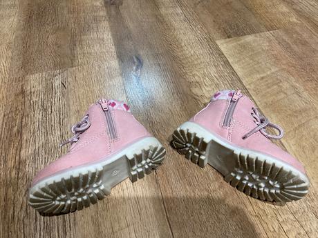 Ružové čižmičky, graceland,21