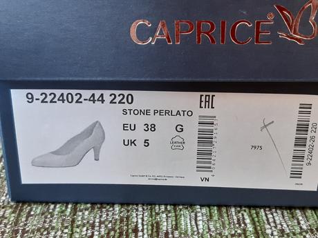 Kozene lodicky caprise, 38