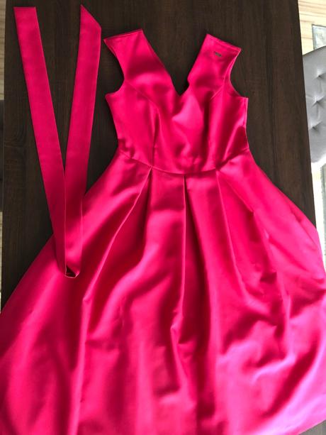 Šaty spoločenské, 44