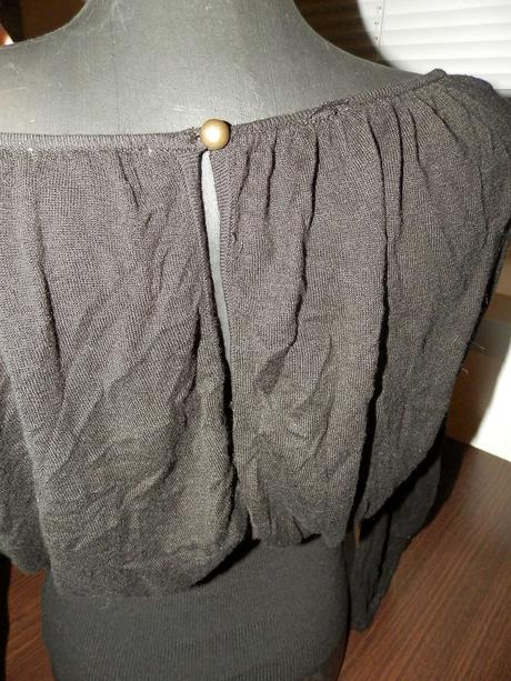 Čierny tenký zaujímavý svetrík s, s