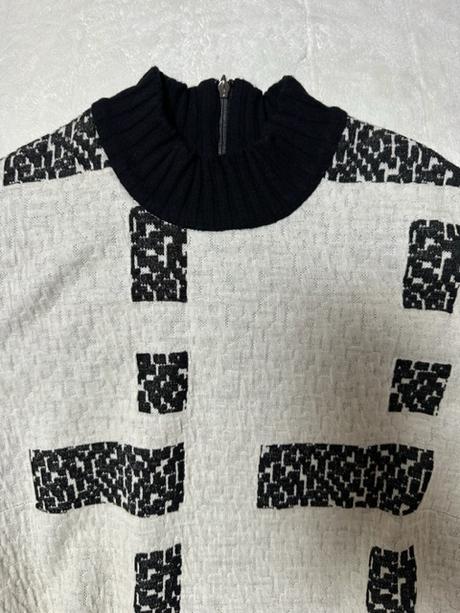 Úpletové béžovo čierne šaty s vreckami magenta, m