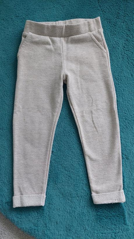 Zlaté tepláky c&a, c&a,92