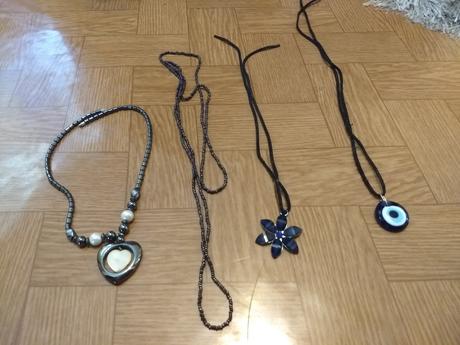 Náhrdelníky, prívesky,