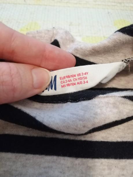 Teplejšie šaty, 104