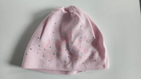 Tenká čiapka s kamienkami, 110