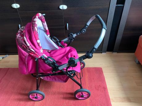 Kočík pre bábiky + darček,