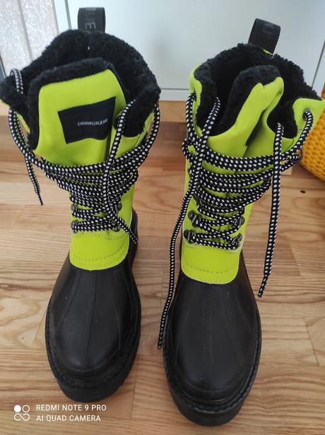 Snehule calvin klein, 37