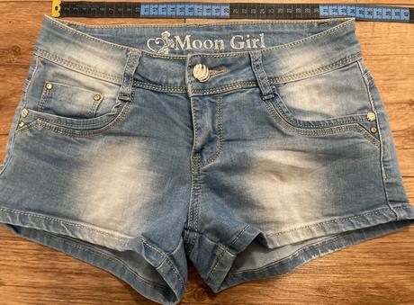 Košela a riflové kraťasy, 134