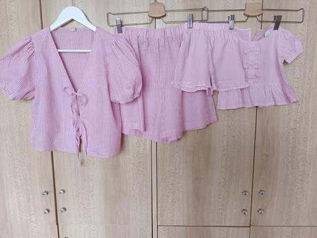 Ružovo biele pásikavé komplety mama a dcéra, s