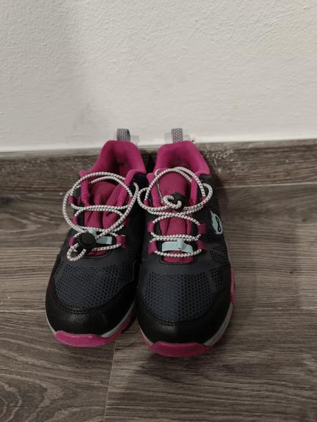 Turistické topánky, 32