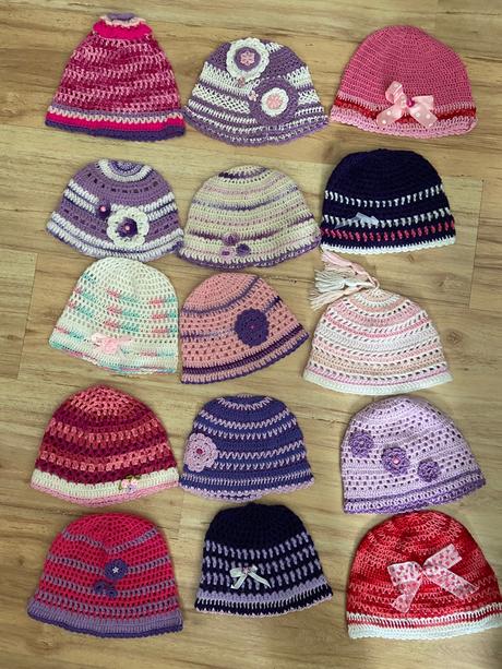 Hačkovane čiapky rôzne veľkosti, 62 - 128