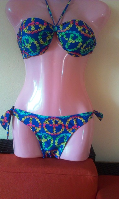 Farebné plavky-univerz. veľkosť vďaka strihu s-m, m