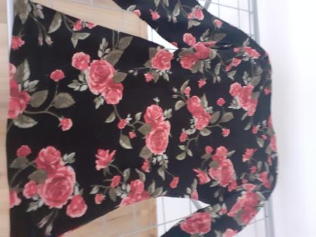 Dievcensky pulover s cervenymi ruzami, amisu,164