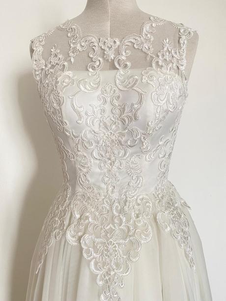 Svadobné šaty pre nižšiu postavu 34/36, 36