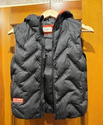 Chlapčenská vesta, reserved,128