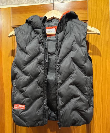 Chlapčenská vesta, reserved,128