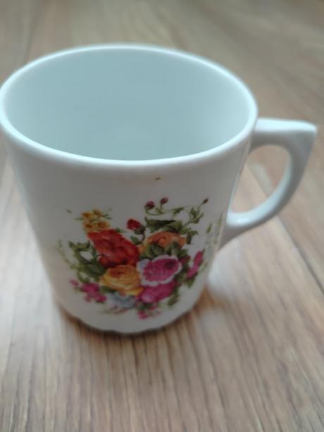 Retro vintage porcelánový hrnček, 