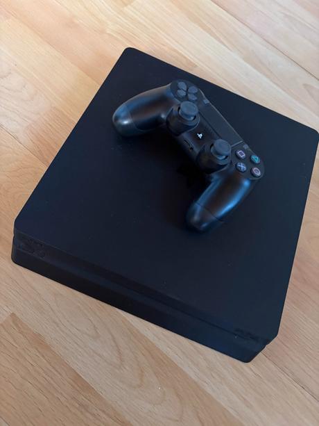 Playstation 4 slim 500gb + ovladac + kabel, 