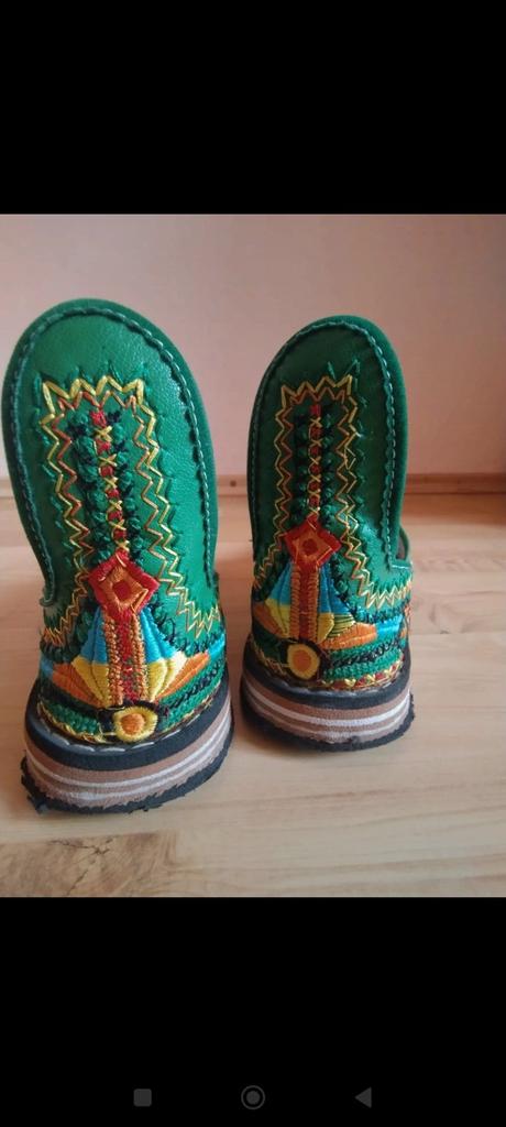 Vyšívané topánočky, 39