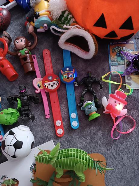 Mix hračiek a drobností, 