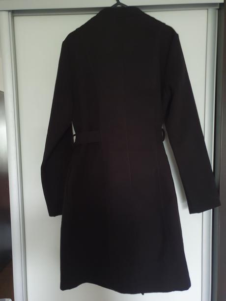 Čierny kabát, gate,36