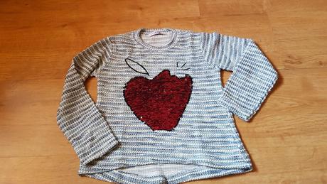 Svetrik s trblietkami, 110