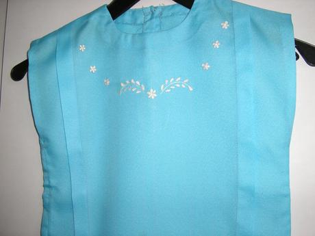 551. modrá blúzka, 134