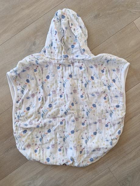 Kvetinové pončo xkko, 86