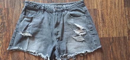 Šortky, 40