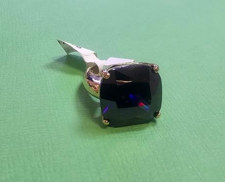 Prsteň s veľkým kameňom, 