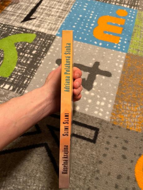 Kniha kuzelna krajina slimi slami, 