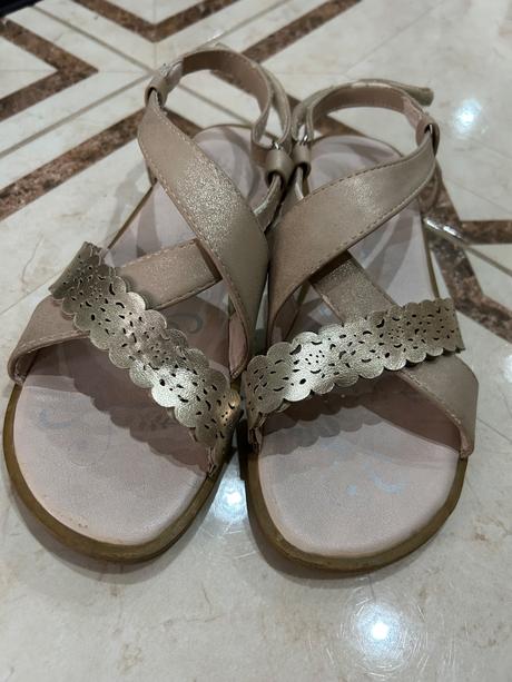 Dievcenske sandále velkost 36, lasocki,36