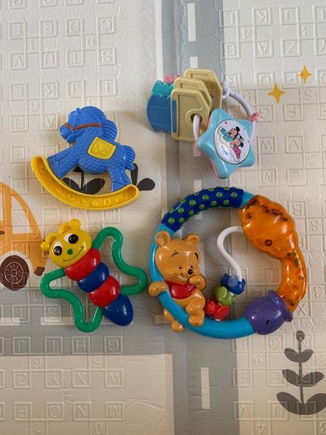 Hračky od 0-6m,