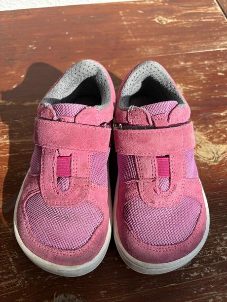 Be lenka tenisky, be lenka,27