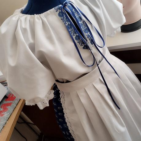 Folk krojík,