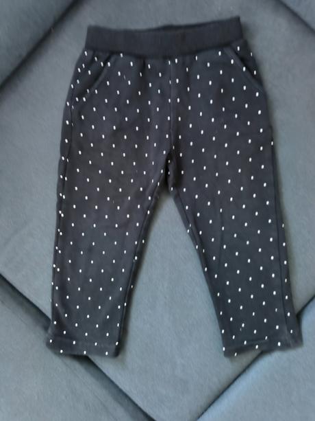 Čierne bodkované tepláky, ido,86