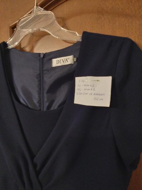 Spoločenské šaty, 42