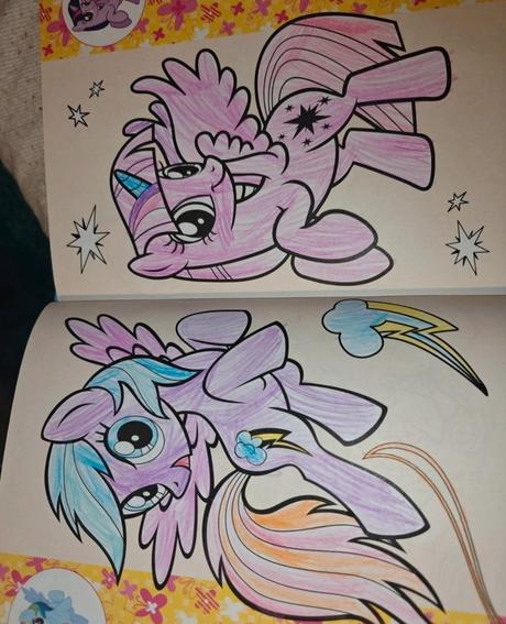 My little pony domček+ koníky+ zošity,