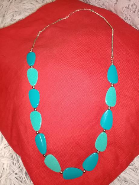 Tyrkysovy nahrdelnik, 