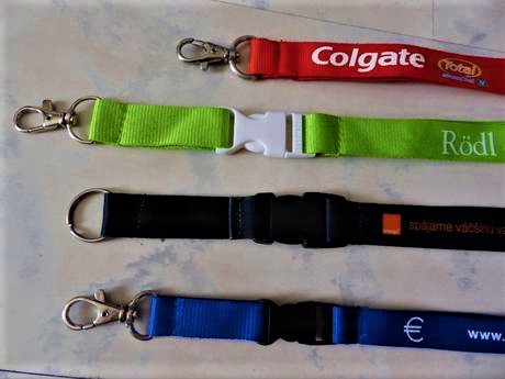 Šnúrky na kľúče 4 ks,