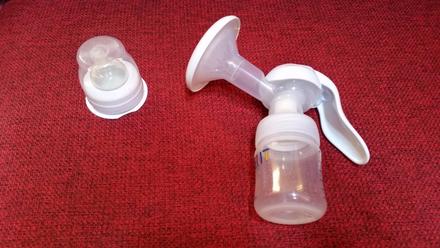 Manuálna odsávačka mlieka avent + via poháriky,