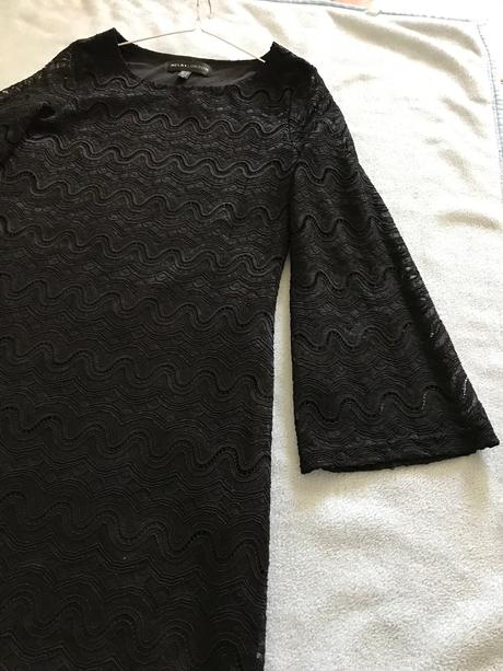 Čierne čipkované šaty, 38