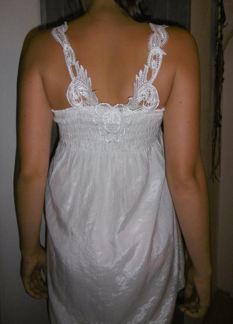 Šaty s ramienkami z krajky, 152