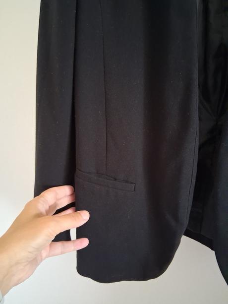 Čierne sako s kovovými aplikáciami, h&m,38